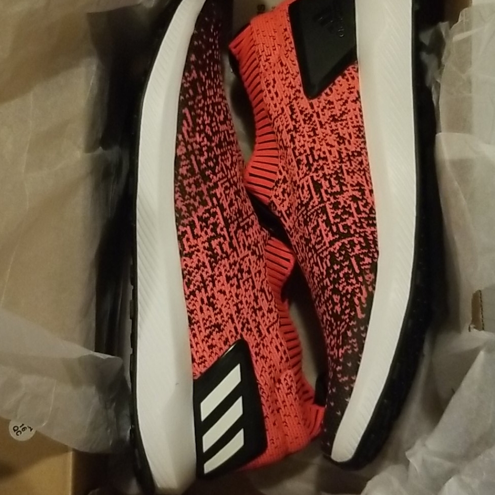 Adidas rapidarun laceless
Sneakers Size 7